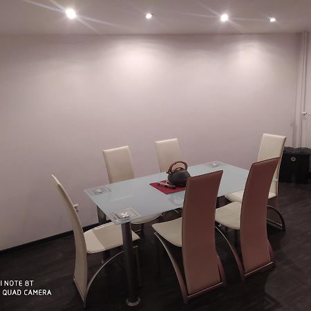 Park Villa Ferienwohnung Mit Pool Und 3 Schlafzimmer Uelzen Exterior foto