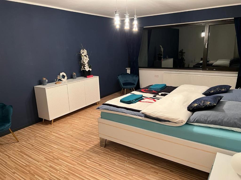 Park Villa Ferienwohnung Mit Pool Und 3 Schlafzimmer Uelzen Exterior foto